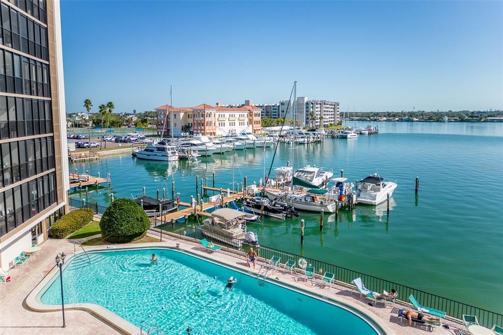 For Rent: $2,100 (2 beds, 2 baths, 1050 Square Feet)