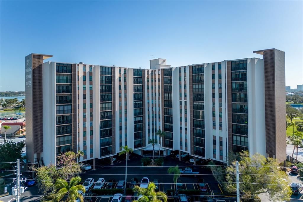 For Rent: $2,100 (2 beds, 2 baths, 1050 Square Feet)