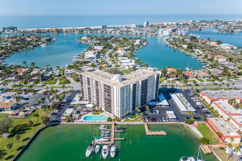 For Rent: $2,100 (2 beds, 2 baths, 1050 Square Feet)
