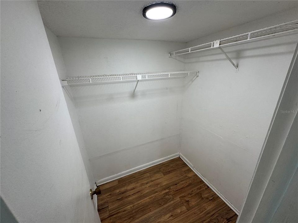 For Sale: $105,000 (2 beds, 2 baths, 864 Square Feet)