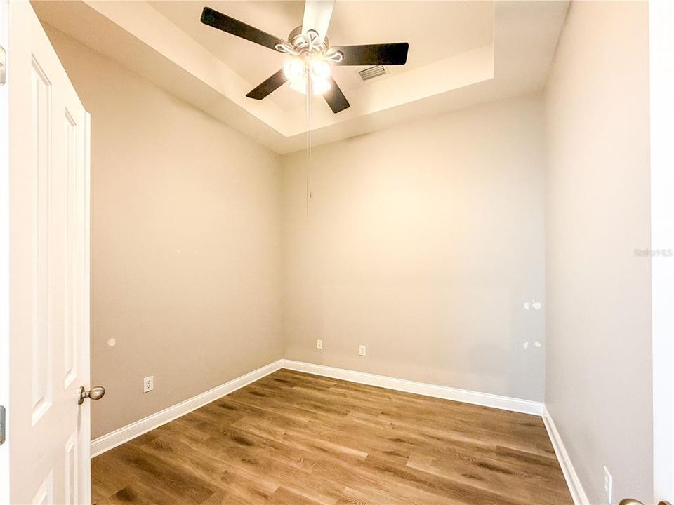 For Sale: $299,900 (2 beds, 2 baths, 1466 Square Feet)