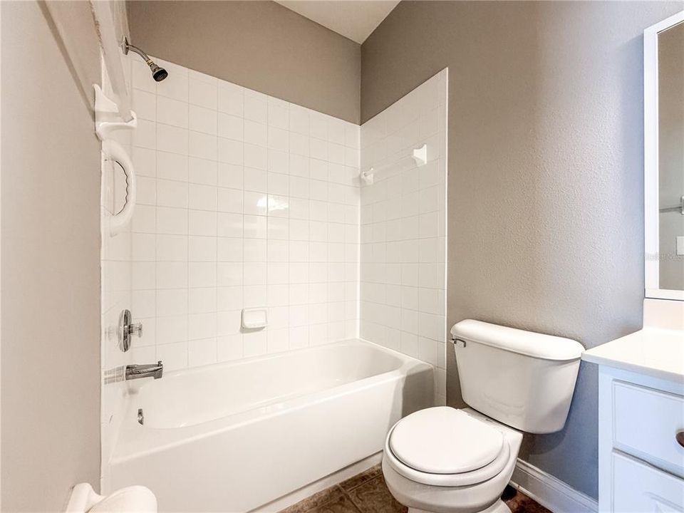 For Sale: $299,900 (2 beds, 2 baths, 1466 Square Feet)