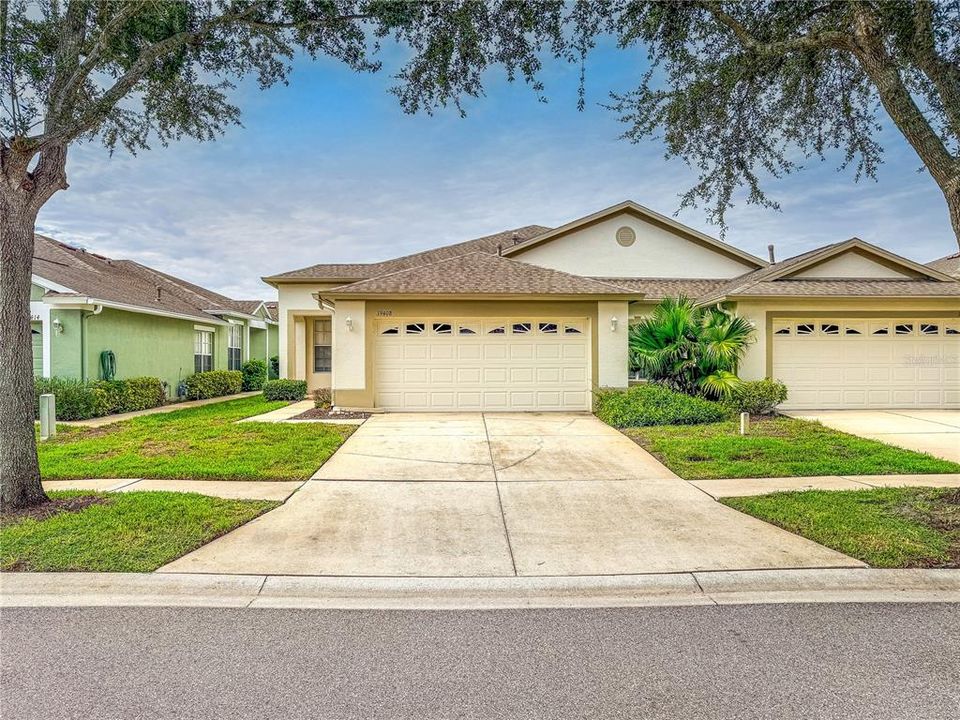 For Sale: $299,900 (2 beds, 2 baths, 1466 Square Feet)