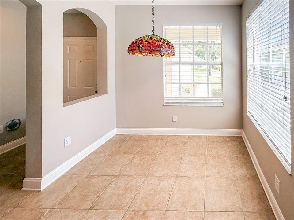 For Sale: $299,900 (2 beds, 2 baths, 1466 Square Feet)