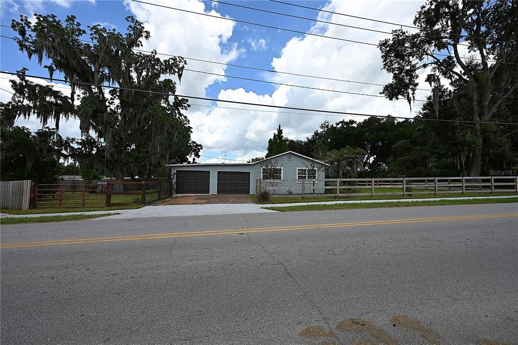 For Rent: $1,800 (3 beds, 1 baths, 1100 Square Feet)