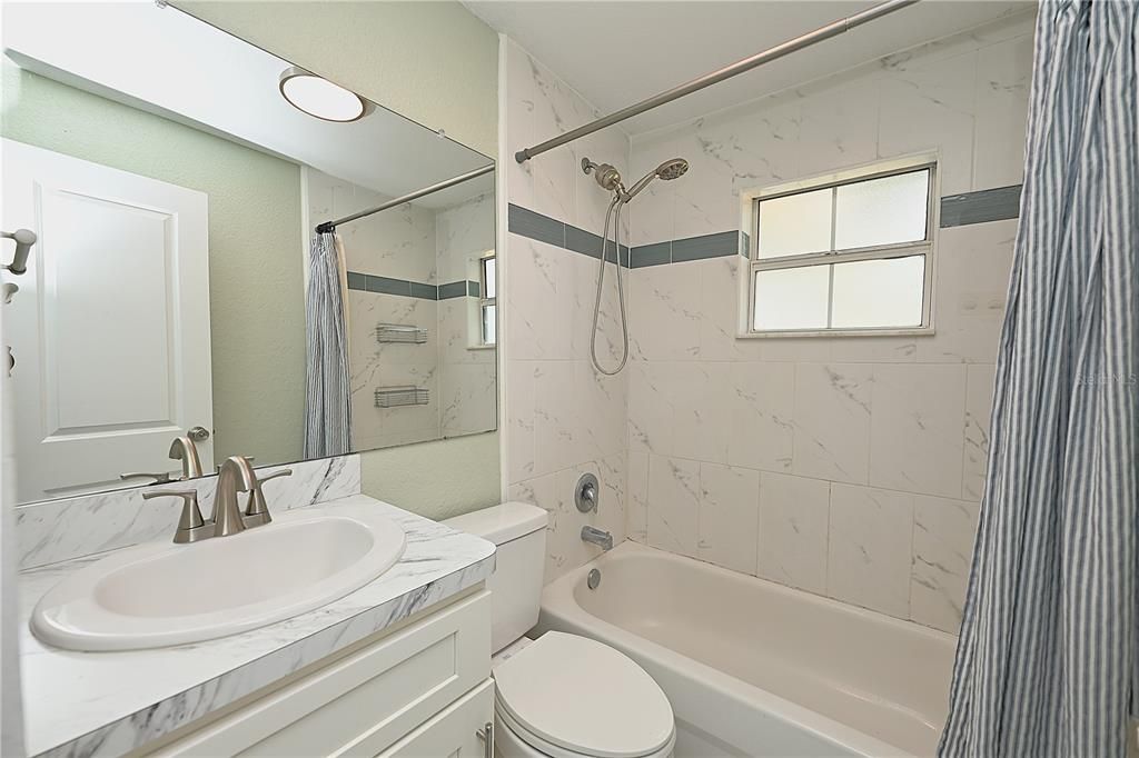 For Rent: $1,800 (3 beds, 1 baths, 1100 Square Feet)