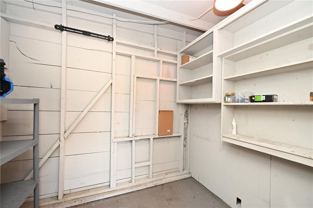 For Rent: $1,800 (3 beds, 1 baths, 1100 Square Feet)
