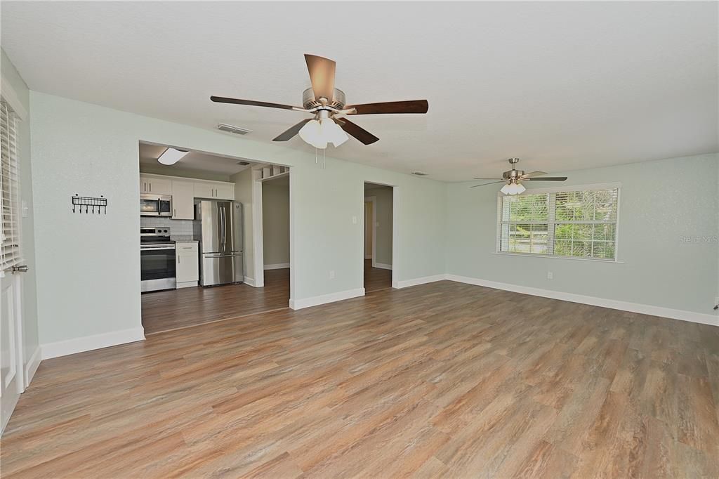 For Rent: $1,800 (3 beds, 1 baths, 1100 Square Feet)
