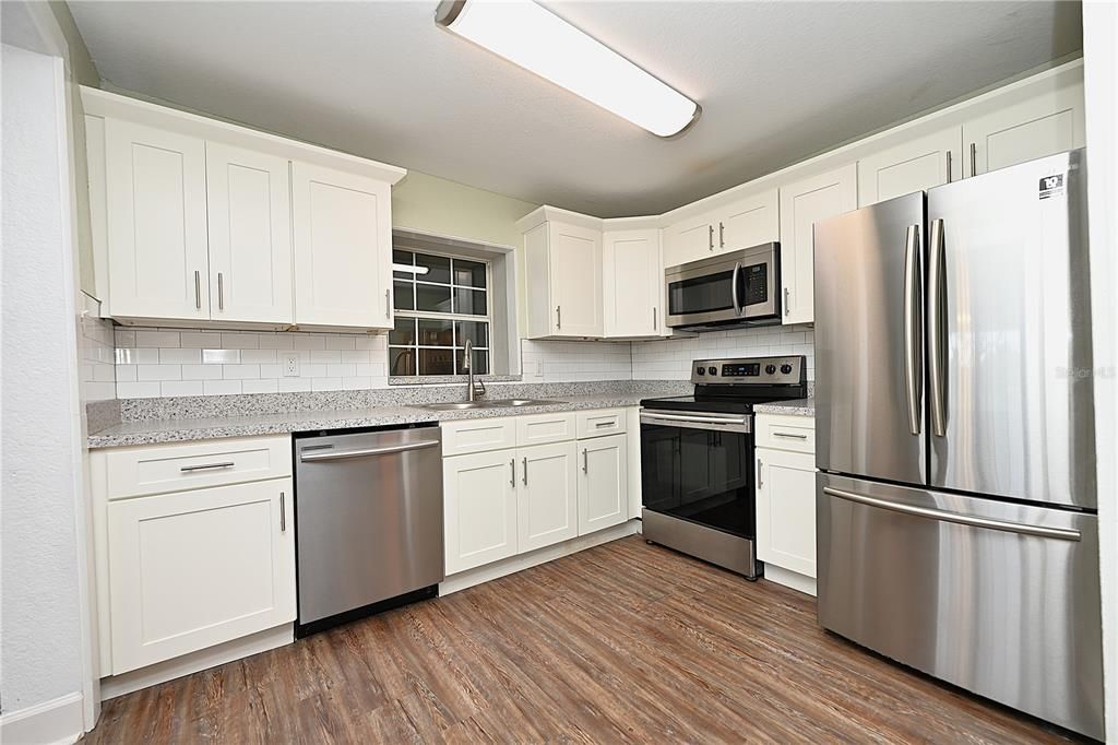 For Rent: $1,800 (3 beds, 1 baths, 1100 Square Feet)