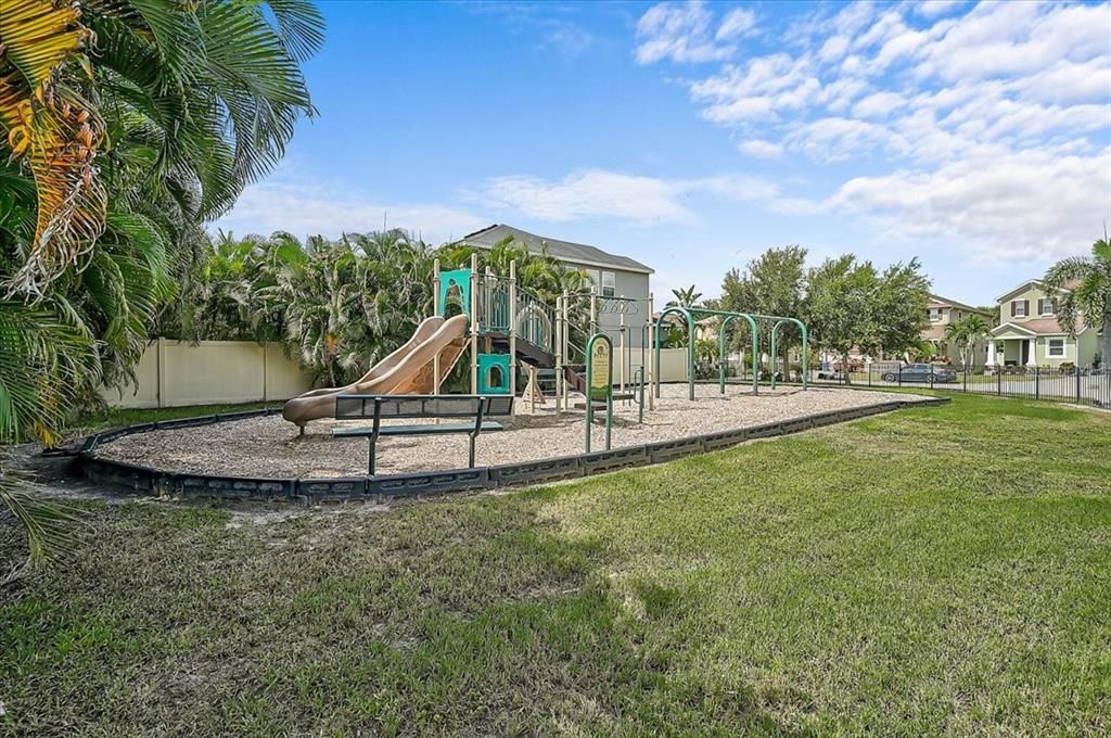 For Sale: $665,000 (4 beds, 4 baths, 2771 Square Feet)