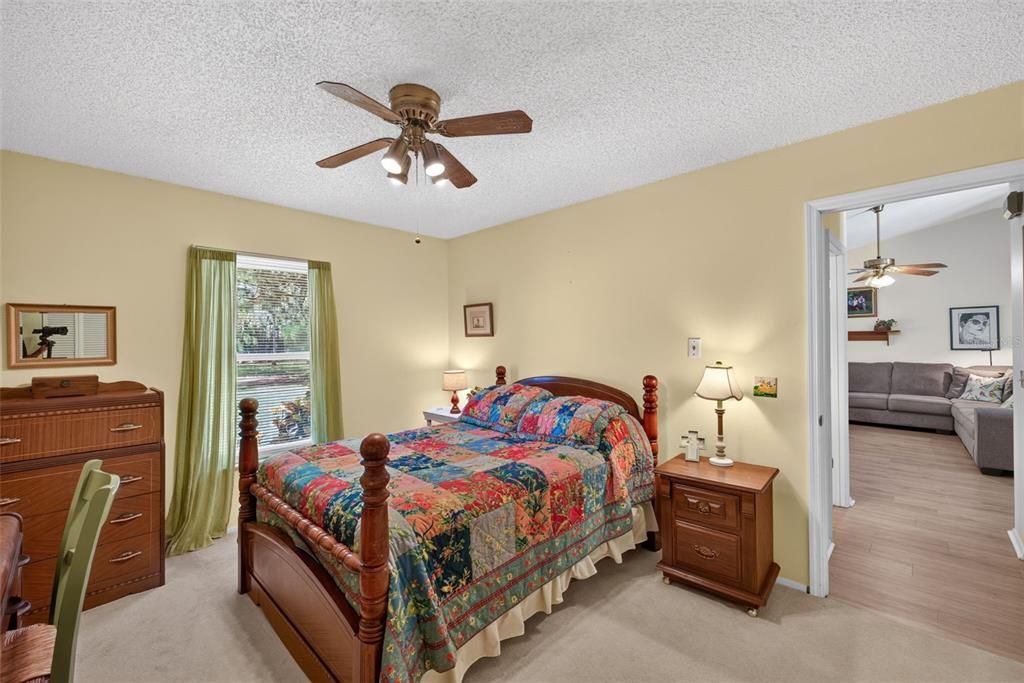 For Sale: $475,000 (2 beds, 2 baths, 1415 Square Feet)