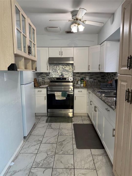 For Sale: $250,000 (2 beds, 1 baths, 1275 Square Feet)
