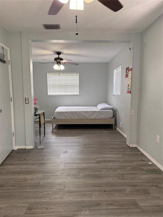 For Sale: $250,000 (2 beds, 1 baths, 1275 Square Feet)