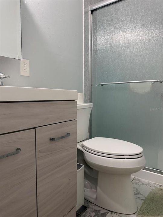 For Sale: $250,000 (2 beds, 1 baths, 1275 Square Feet)