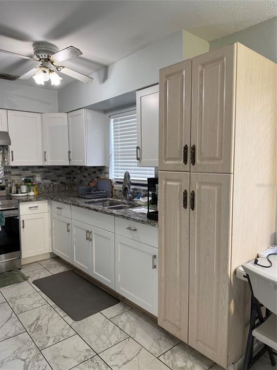 For Sale: $250,000 (2 beds, 1 baths, 1275 Square Feet)