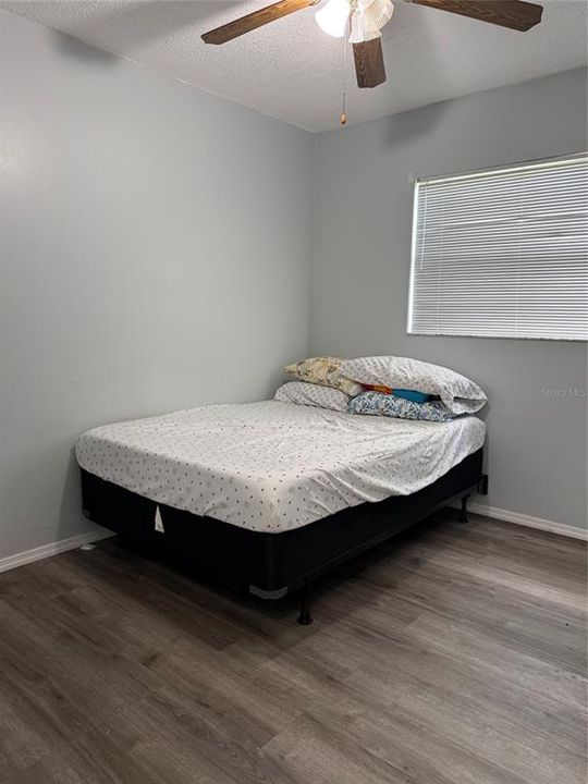 For Sale: $250,000 (2 beds, 1 baths, 1275 Square Feet)