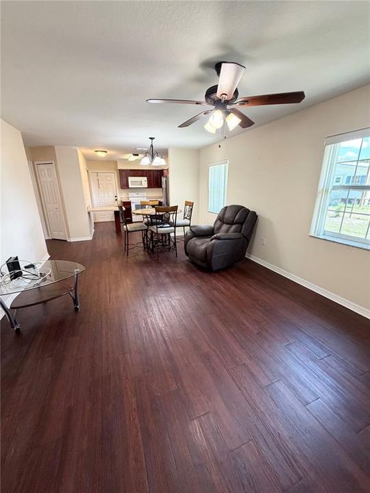 En Venta: $279,000 (3 camas, 2 baños, 1124 Pies cuadrados)