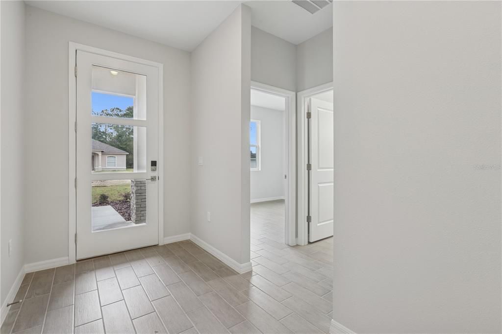 For Sale: $299,900 (4 beds, 2 baths, 1787 Square Feet)