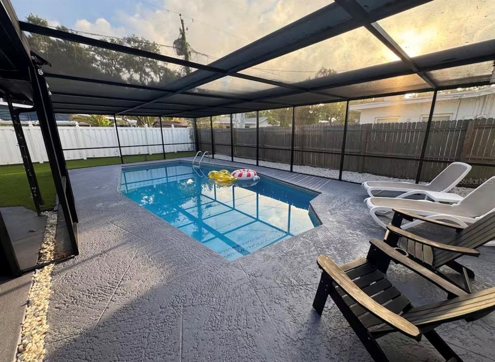 For Rent: $4,250 (2 beds, 1 baths, 1001 Square Feet)