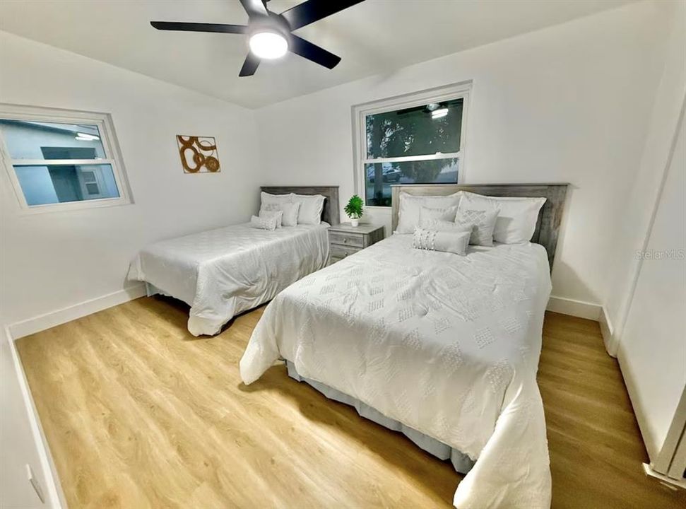 For Rent: $4,250 (2 beds, 1 baths, 1001 Square Feet)