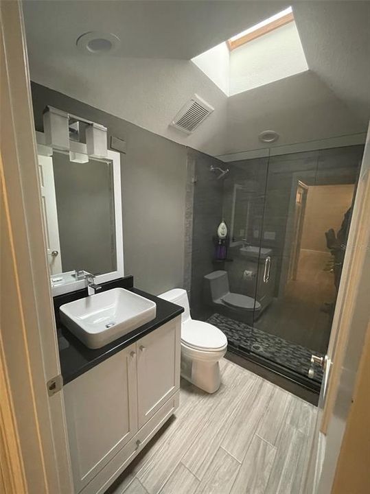 For Rent: $2,800 (2 beds, 2 baths, 1353 Square Feet)