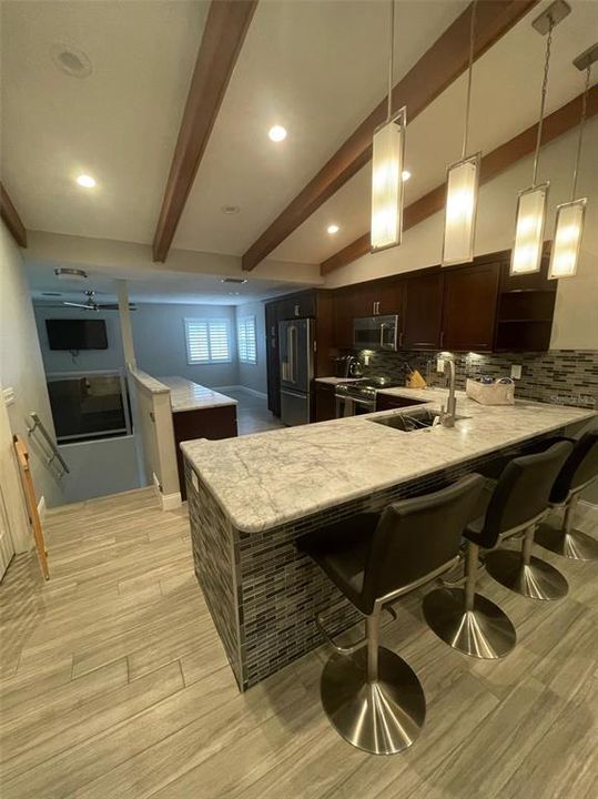 For Rent: $2,800 (2 beds, 2 baths, 1353 Square Feet)