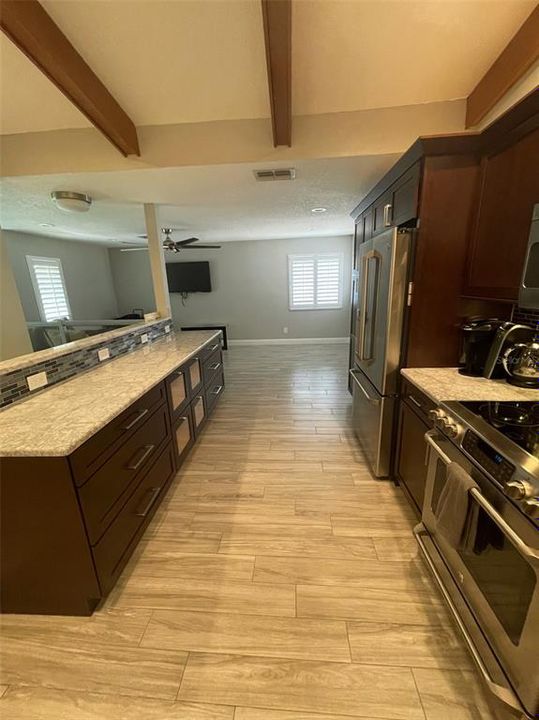 For Rent: $2,800 (2 beds, 2 baths, 1353 Square Feet)