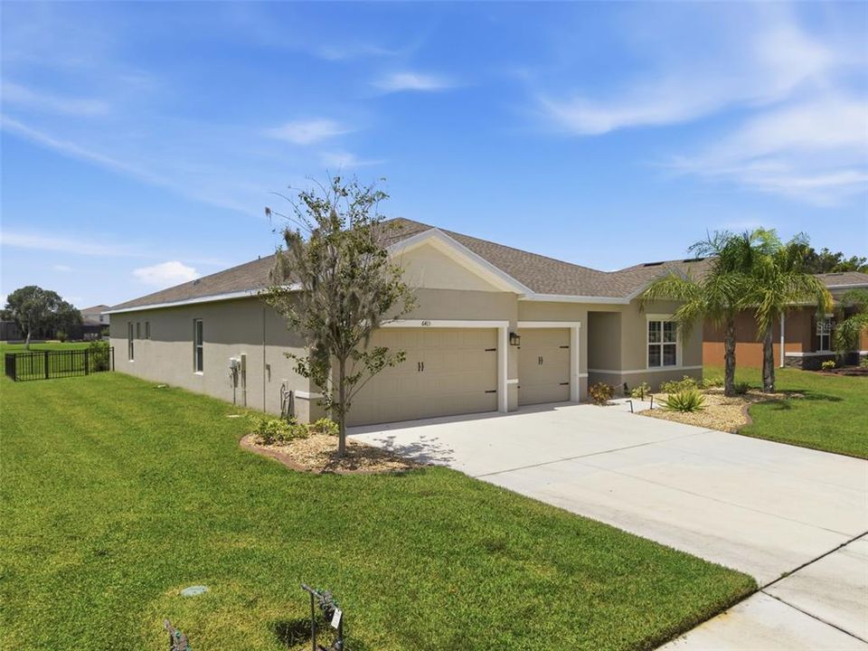 For Sale: $515,000 (4 beds, 3 baths, 2550 Square Feet)
