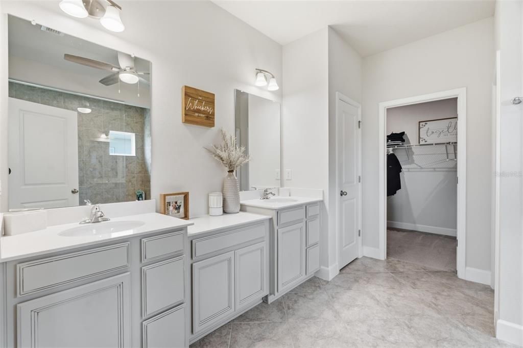 For Sale: $515,000 (4 beds, 3 baths, 2550 Square Feet)