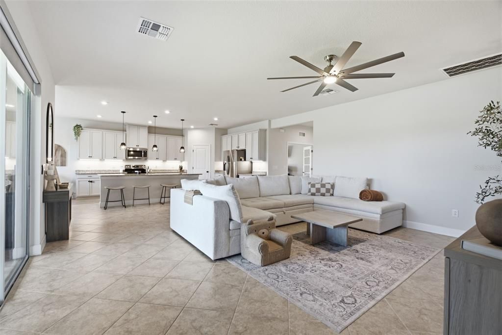 For Sale: $515,000 (4 beds, 3 baths, 2550 Square Feet)