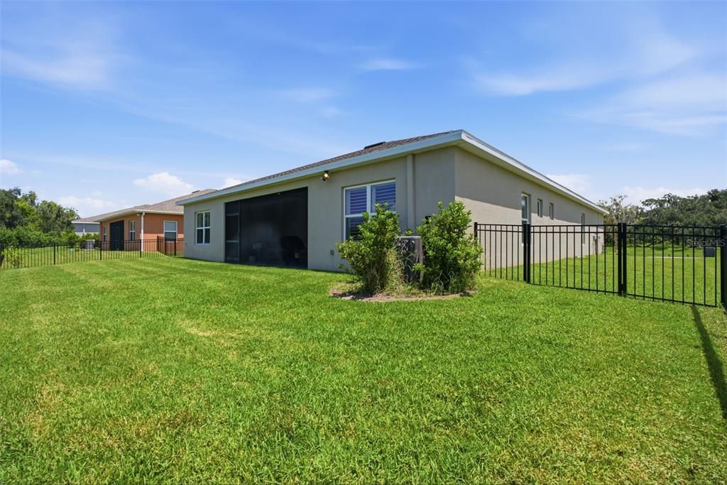 For Sale: $515,000 (4 beds, 3 baths, 2550 Square Feet)