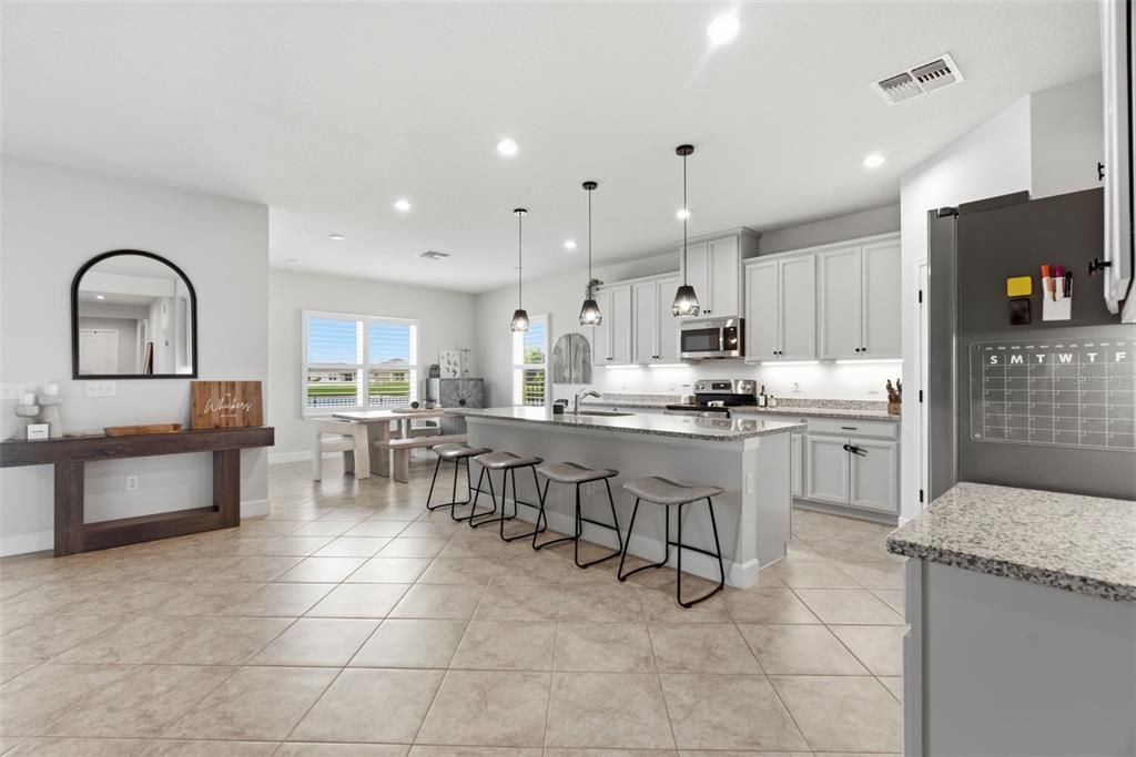 For Sale: $515,000 (4 beds, 3 baths, 2550 Square Feet)