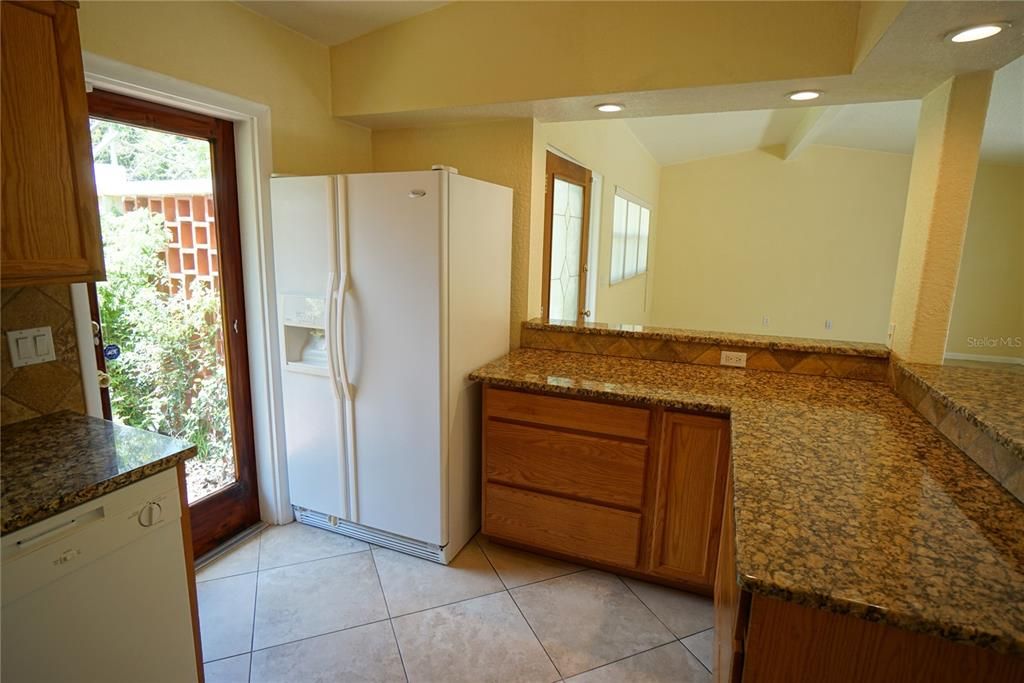 For Rent: $2,750 (3 beds, 2 baths, 1387 Square Feet)