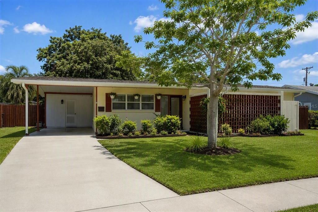 For Rent: $2,750 (3 beds, 2 baths, 1387 Square Feet)