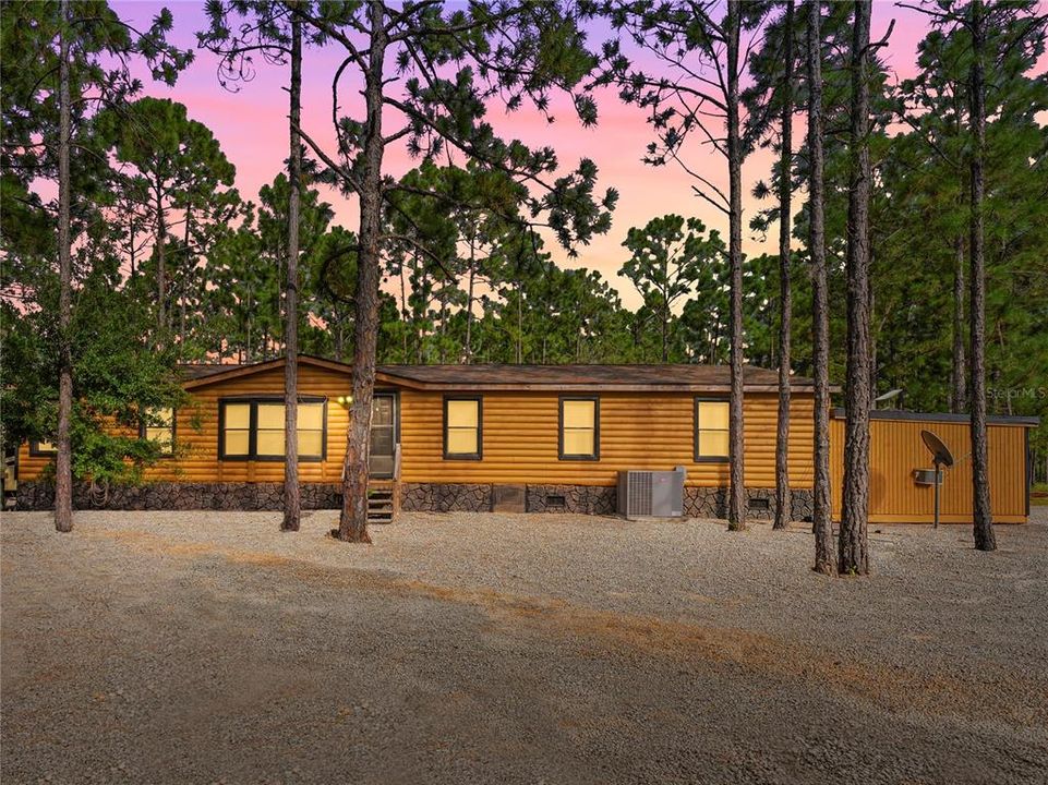待售: $565,000 (4 贝兹, 3 浴室, 1584 平方英尺)