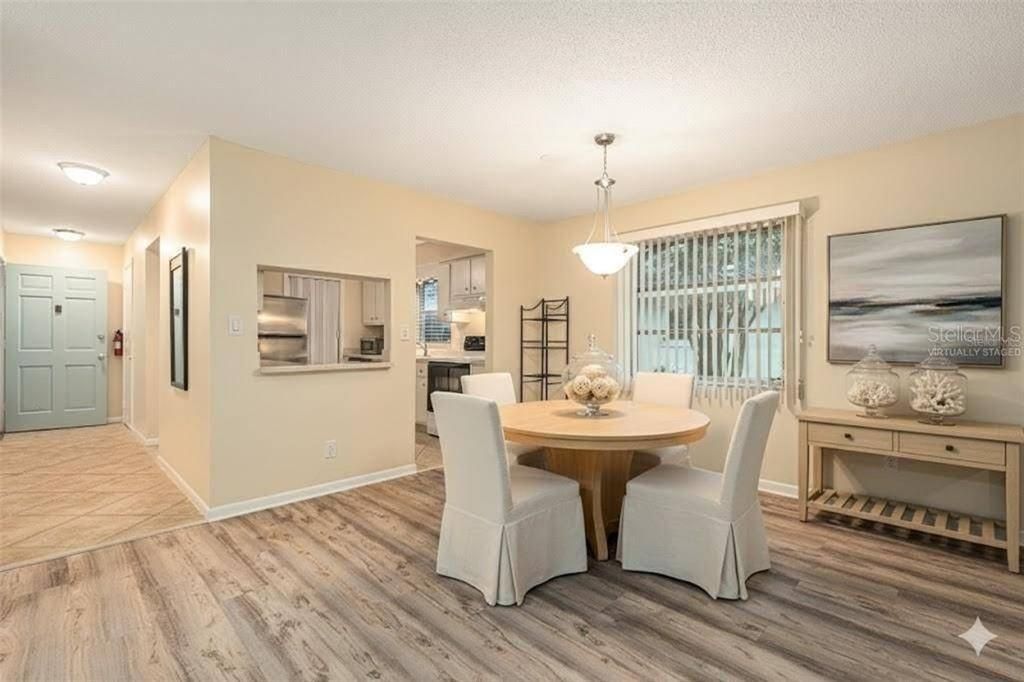 For Sale: $159,900 (2 beds, 2 baths, 1355 Square Feet)