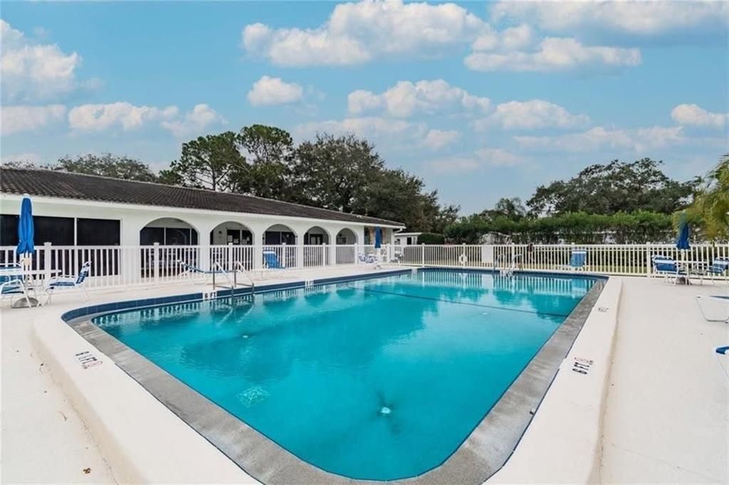 For Sale: $159,900 (2 beds, 2 baths, 1355 Square Feet)