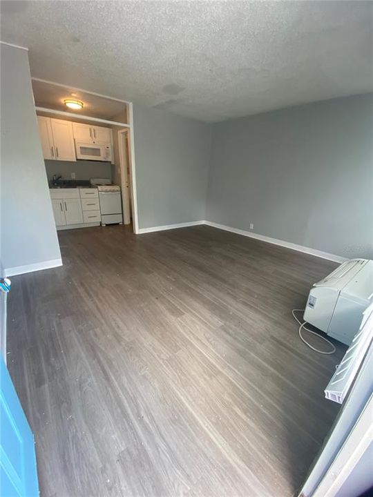 For Rent: $795 (0 beds, 1 baths, 500 Square Feet)