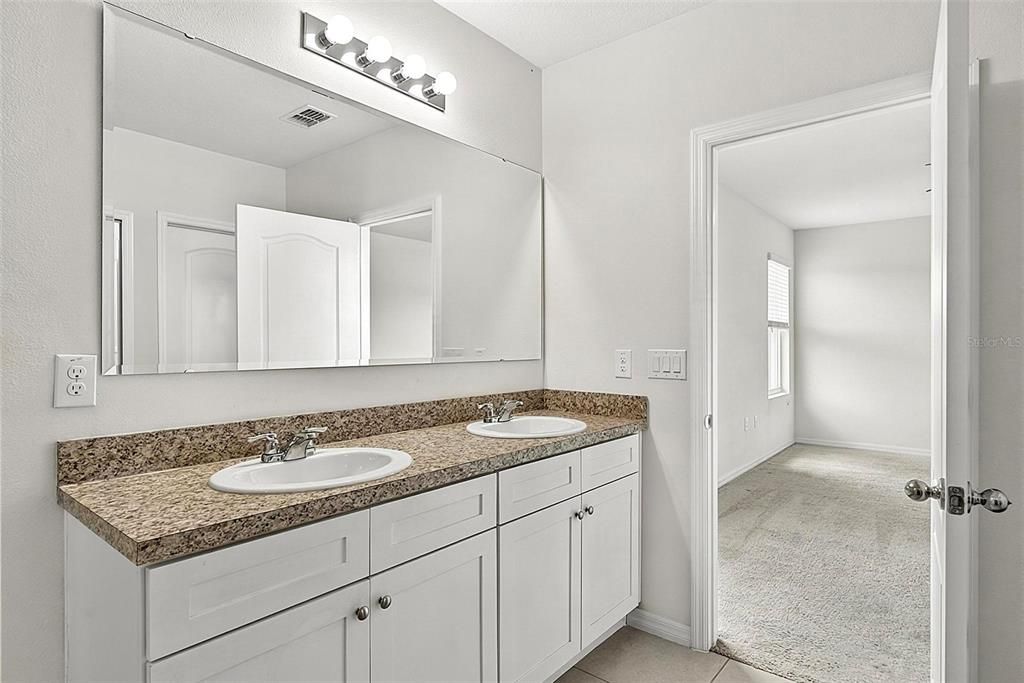 For Sale: $350,000 (3 beds, 2 baths, 1760 Square Feet)