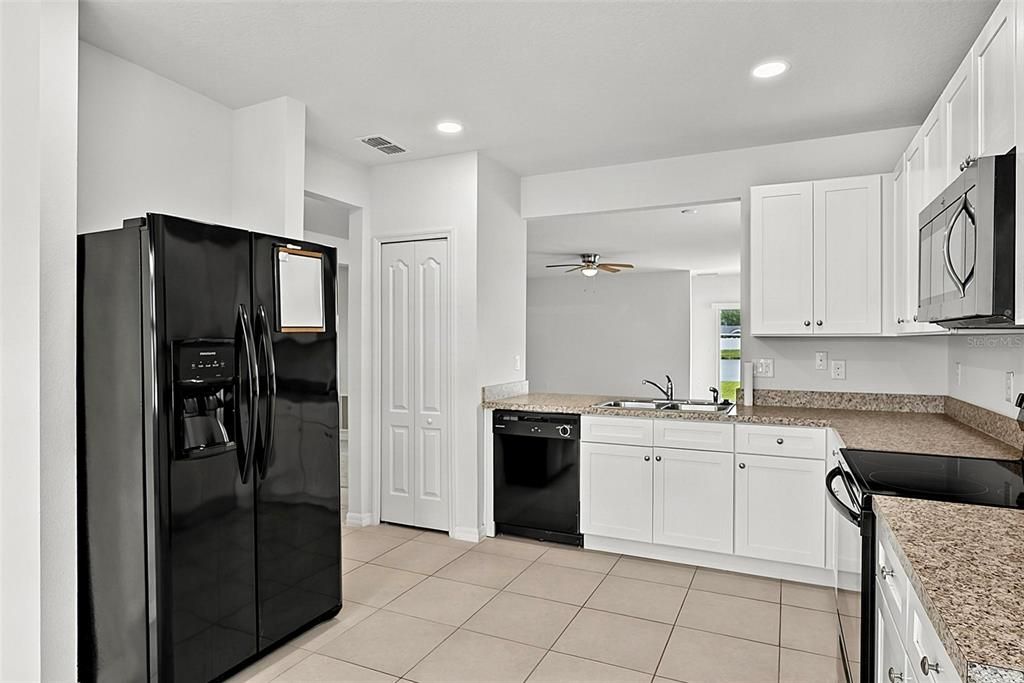 For Sale: $350,000 (3 beds, 2 baths, 1760 Square Feet)