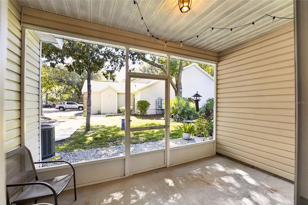 For Sale: $225,000 (2 beds, 2 baths, 1134 Square Feet)