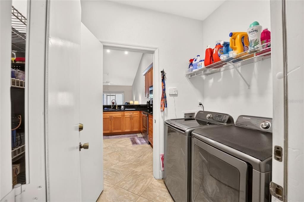 For Sale: $225,000 (2 beds, 2 baths, 1134 Square Feet)