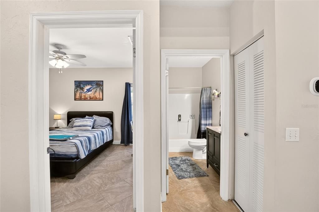 For Sale: $225,000 (2 beds, 2 baths, 1134 Square Feet)