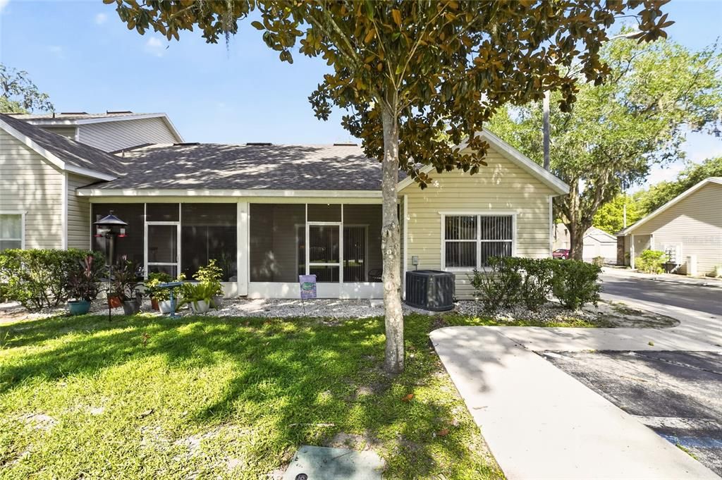 For Sale: $225,000 (2 beds, 2 baths, 1134 Square Feet)