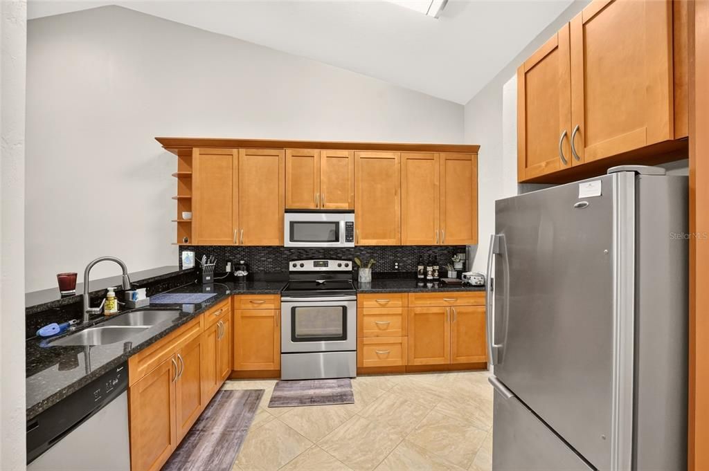 For Sale: $225,000 (2 beds, 2 baths, 1134 Square Feet)