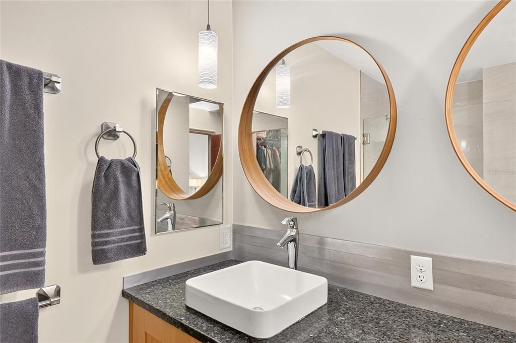 For Sale: $369,000 (3 beds, 2 baths, 1701 Square Feet)