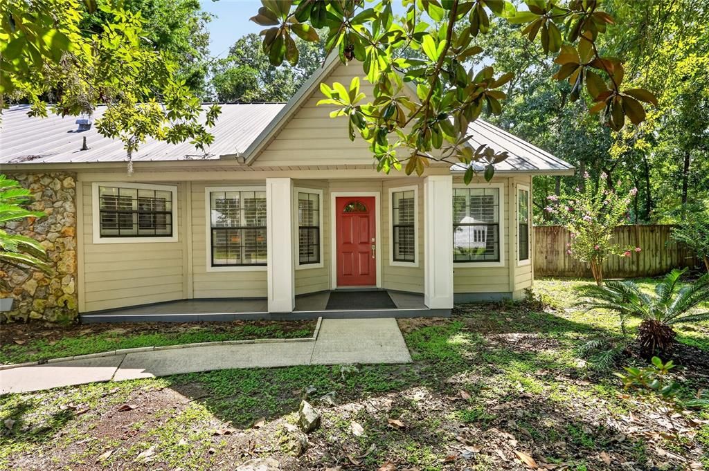 For Sale: $369,000 (3 beds, 2 baths, 1701 Square Feet)