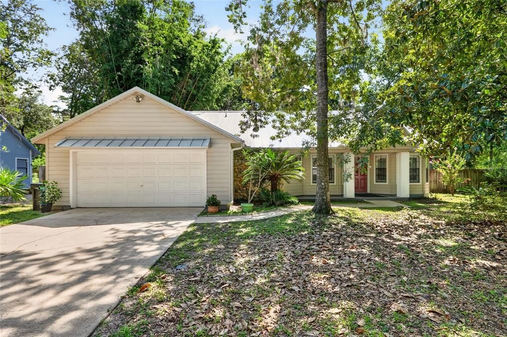 For Sale: $369,000 (3 beds, 2 baths, 1701 Square Feet)