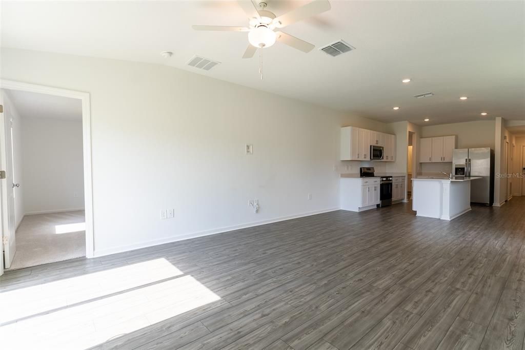 For Rent: $1,850 (3 beds, 2 baths, 1428 Square Feet)