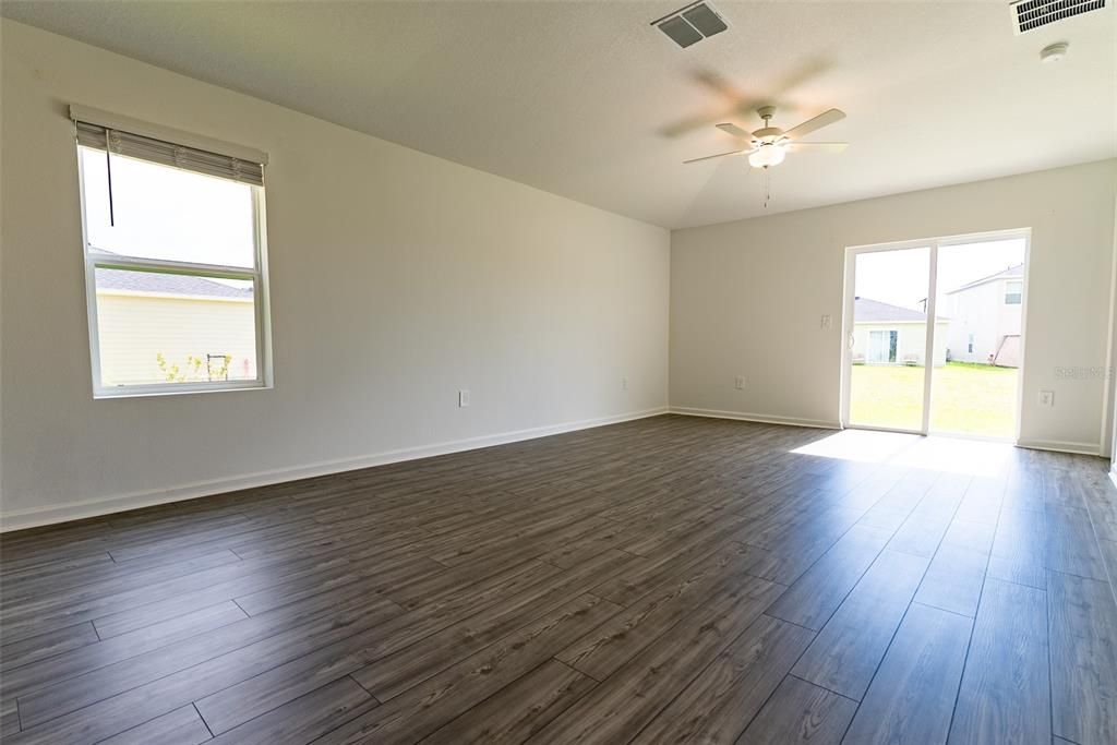 For Rent: $1,850 (3 beds, 2 baths, 1428 Square Feet)